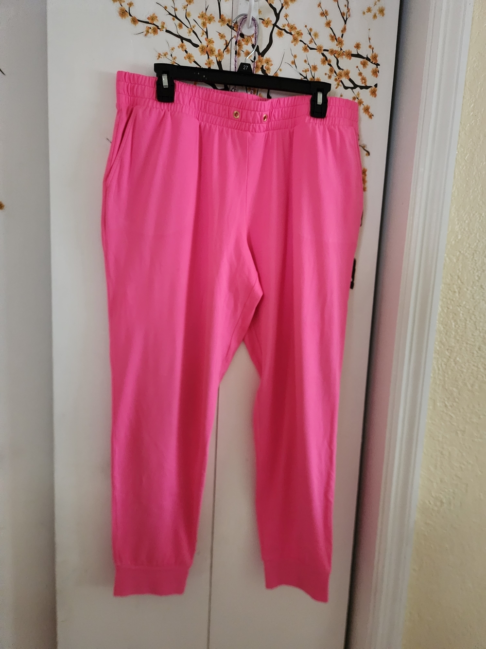 Lilly Pulitzer Hot Pink Capri Joggers